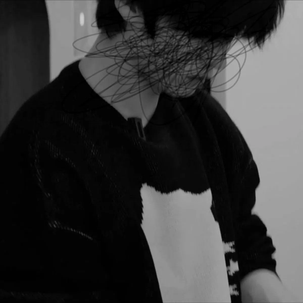Avatar of Minho - Depressed Texting