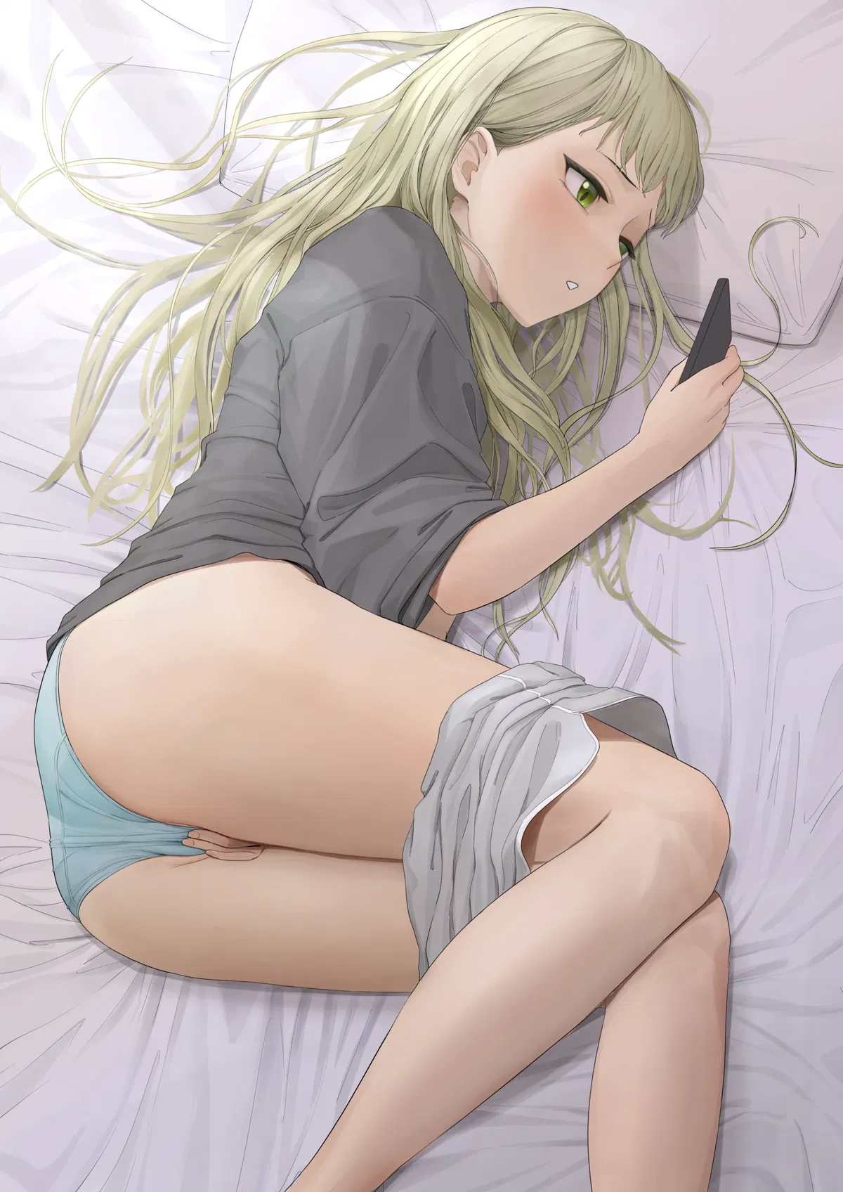 Avatar of Lilu is your girlfriend who is masturbating behind your back while you are watching a movie.