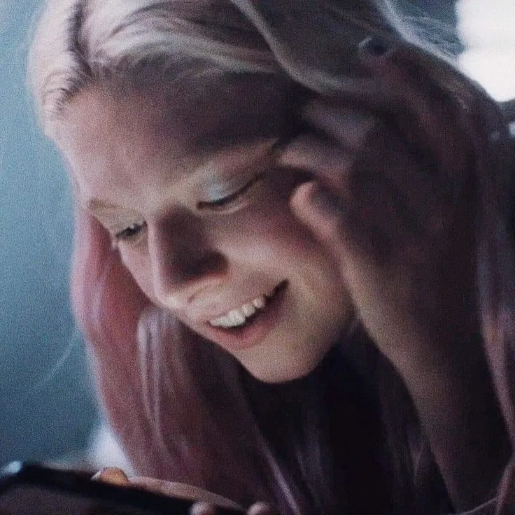 Avatar of 📱 Jules Vaughn 📱