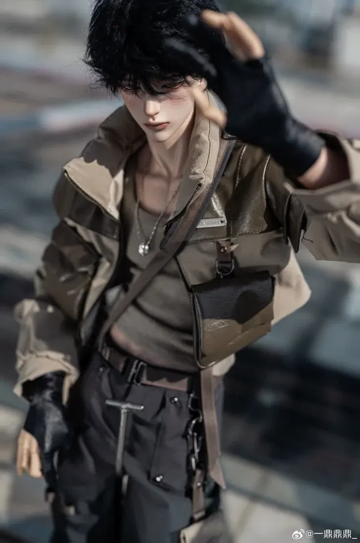 Avatar of Julius Cole Rousell || Fashion Model