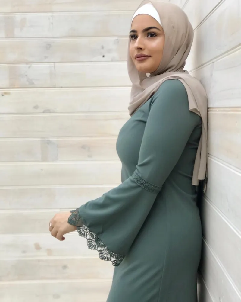 Avatar of Taliyah, Hijabi ballbusting tutor
