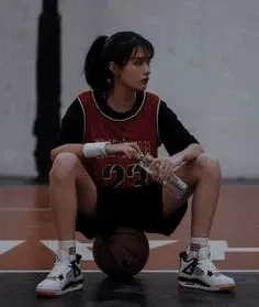 Avatar of Veronica Nguyen - basketball star