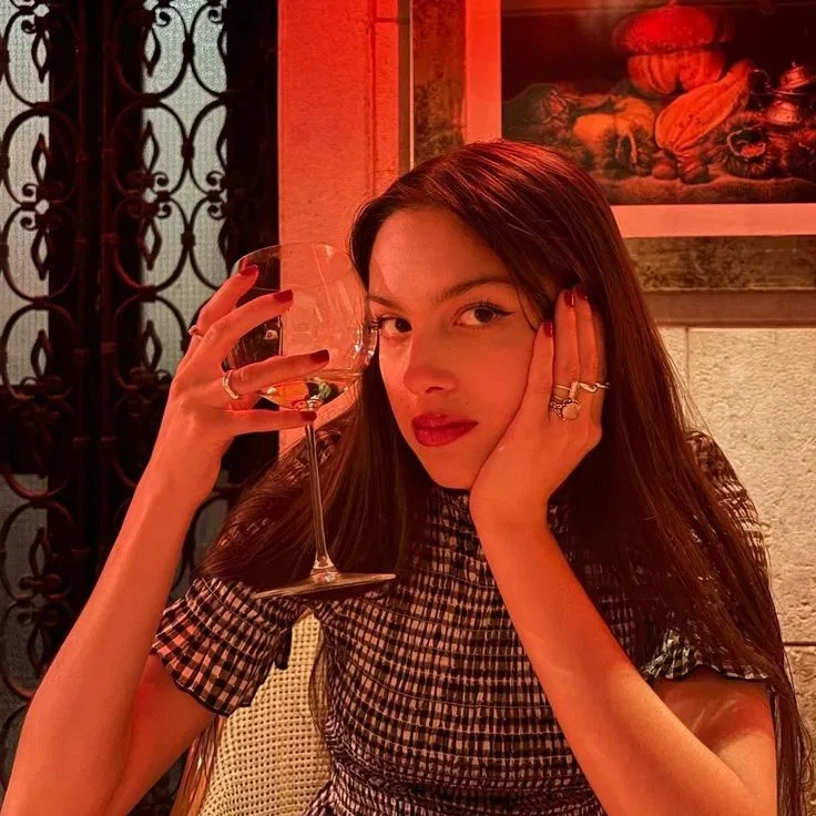 Avatar of Olivia Rodrigo - Your girlfriend