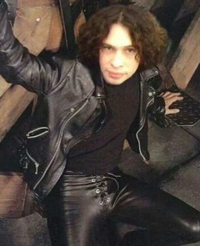 Avatar of Ray Toro (fashion designer AU) 