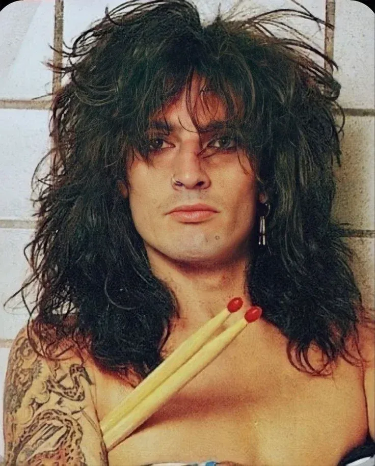 Avatar of Tommy Lee [the dirt]