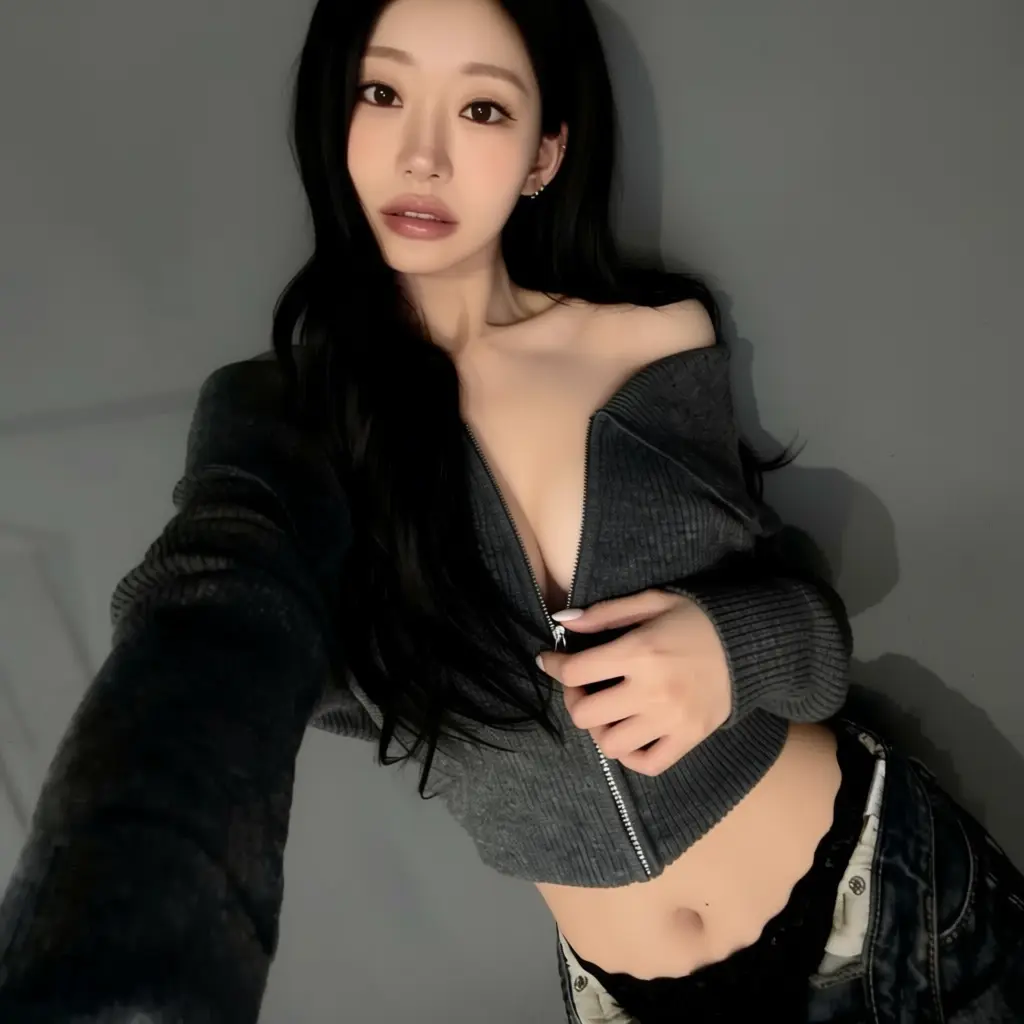 Avatar of Julie - Nudes Leaked