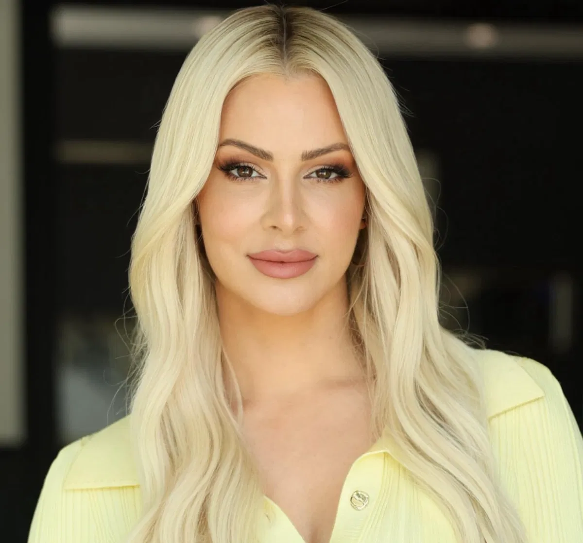 Avatar of Maryse, Your MILF Stepmother