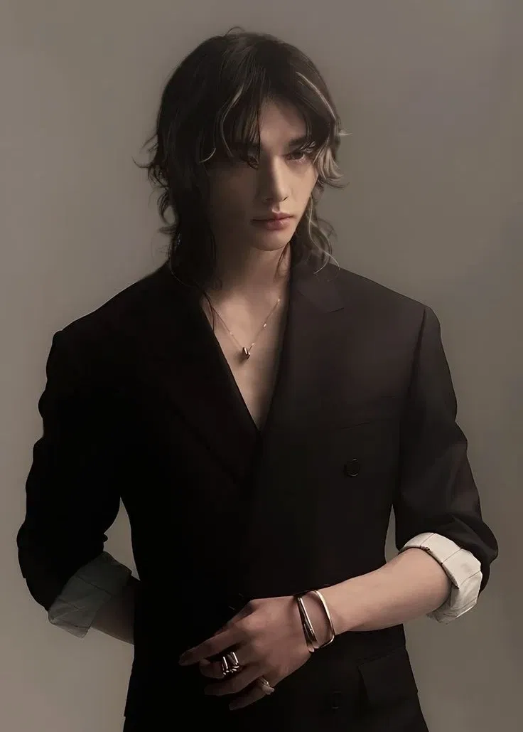 Avatar of ٠Handsome Professor...┃Hwang Hyunjin 