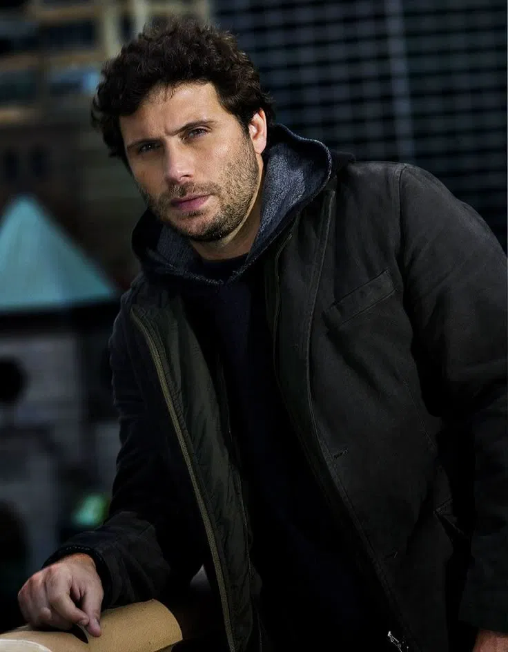 Avatar of Cyrus Lupo