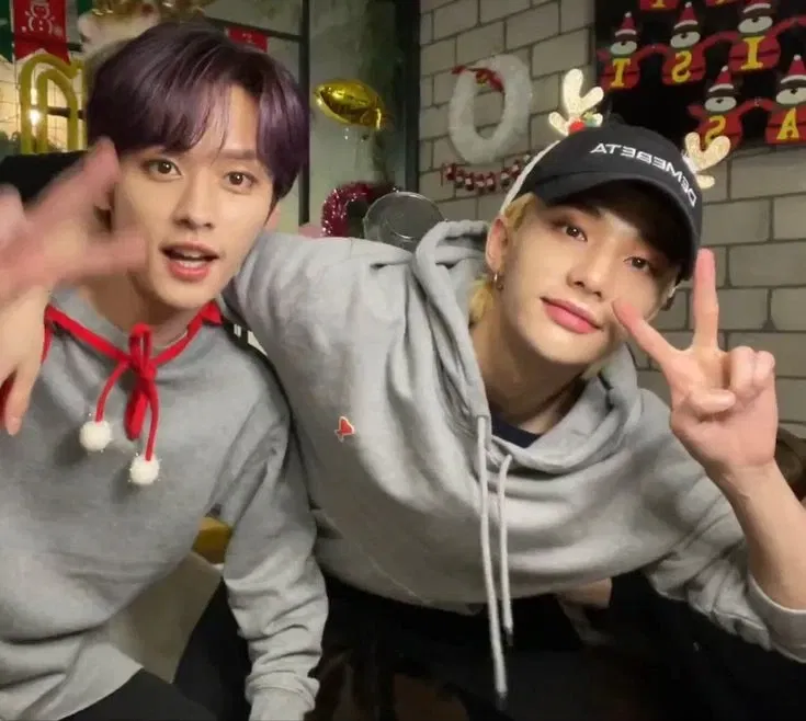 Avatar of hyunjin || ur on live with minho and hyunjin
