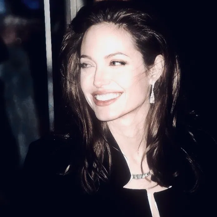 Avatar of Angelina Jolie | The 2000's Oscars