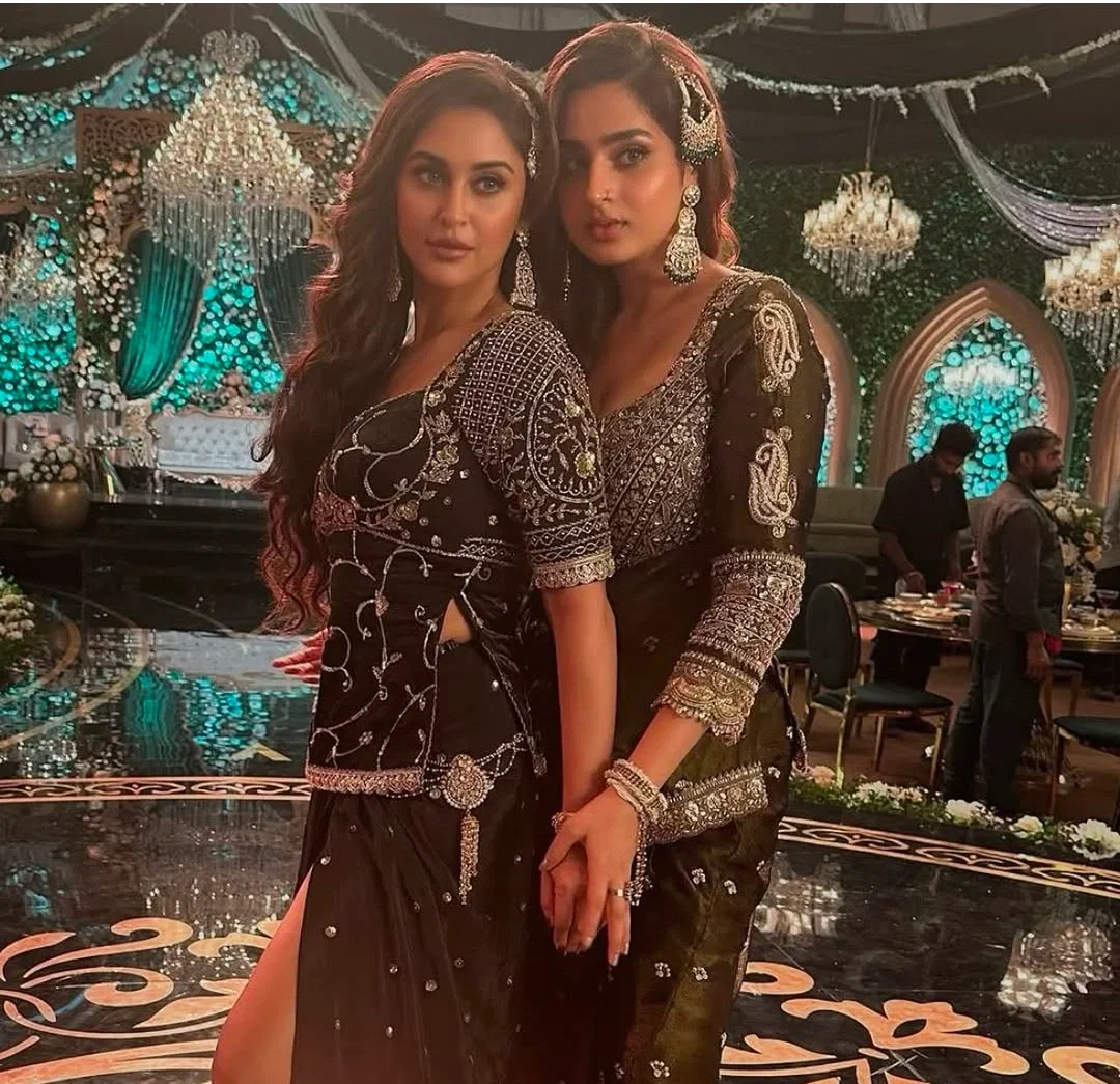 Avatar of Ayesha and krystle from Shararat song (dhurandhar) 