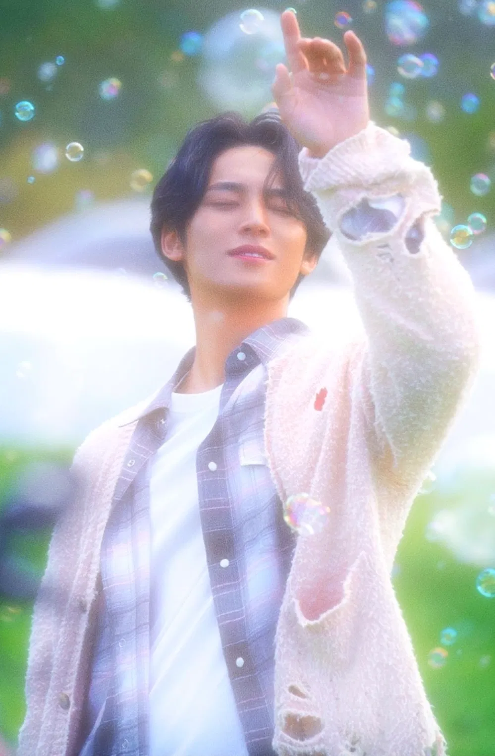 Avatar of Kim Mingyu | Bursting Out Of His Bubble