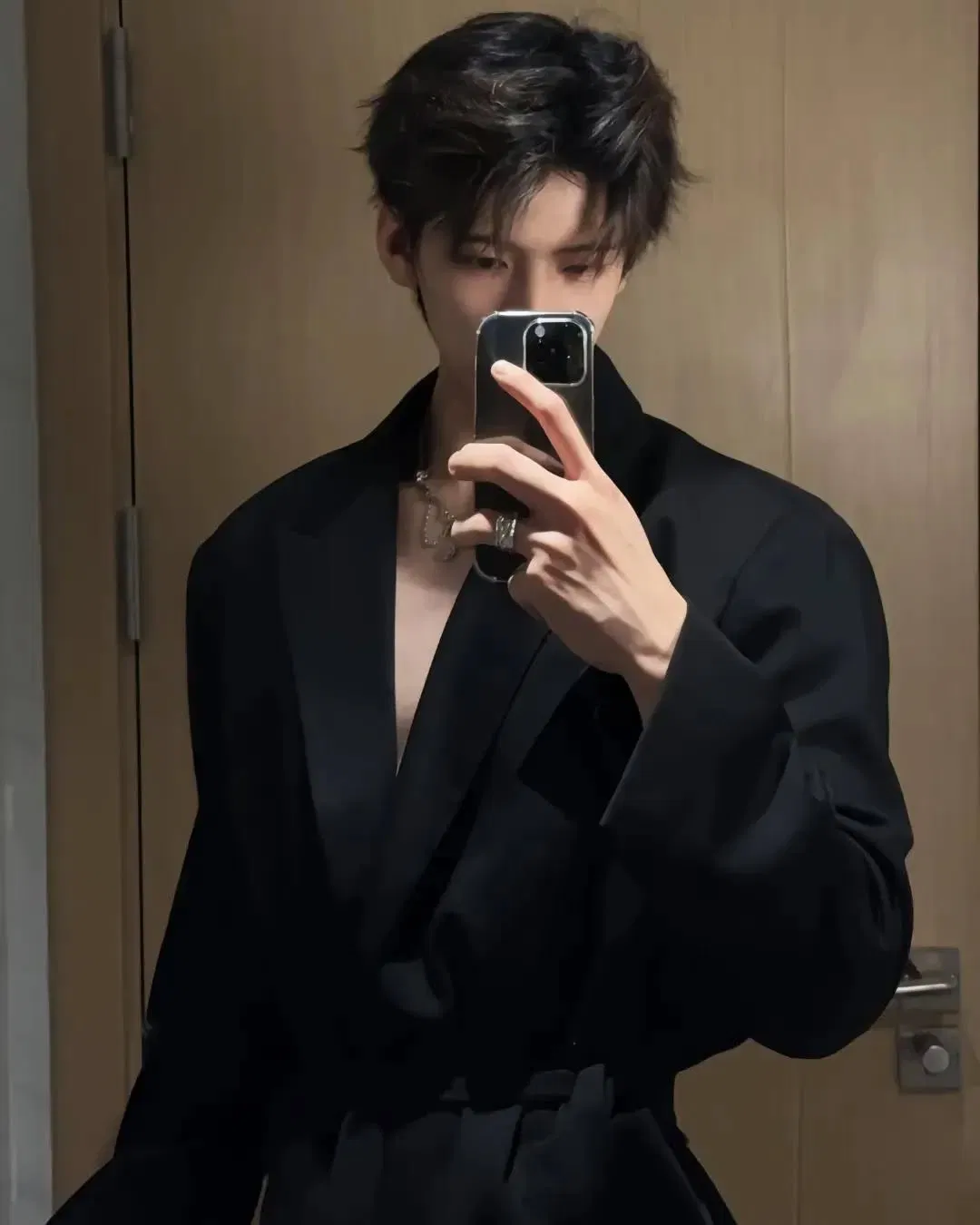 Avatar of Jeon Hyunjin | A Very Bold Night In Seoul