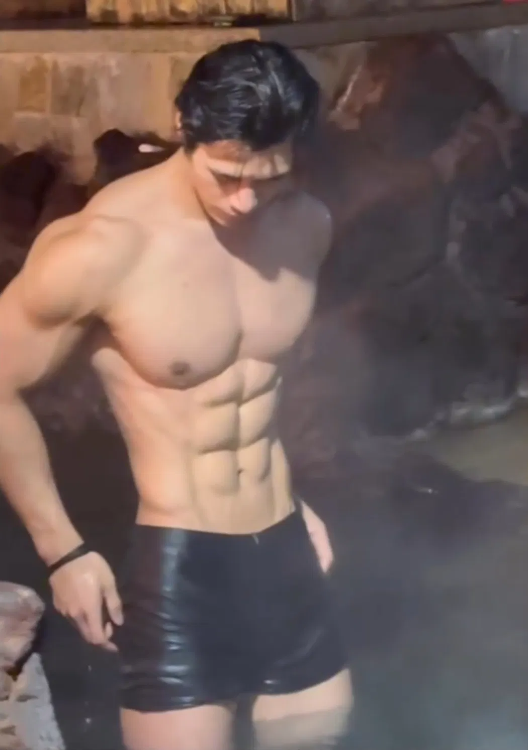 Avatar of Yan Qi | Feeling Hot By The Hot Springs