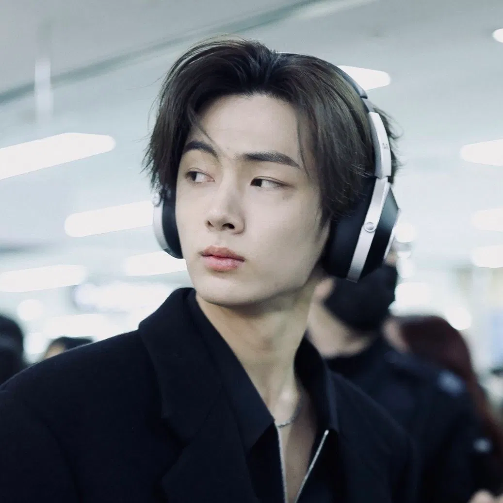 Avatar of Park Jongseong | Stepping Up For A Fan