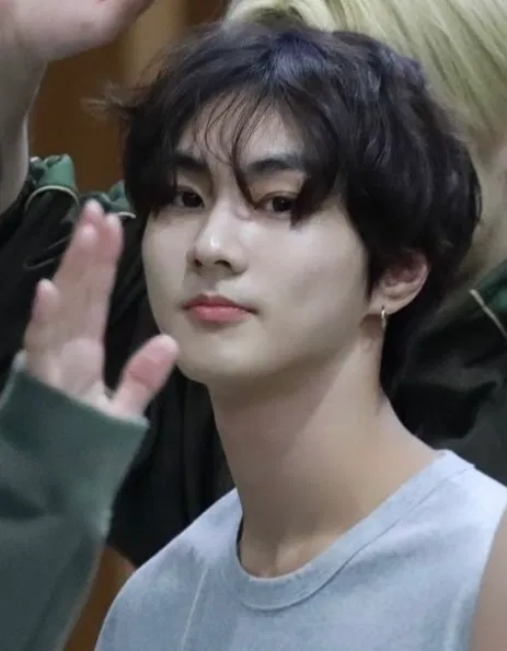 Avatar of Yang Jungwon | Having An Idol For An Older Brother