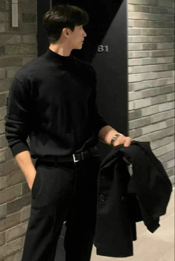 Avatar of Seo Doyoung | Meeting Him By The Elevator
