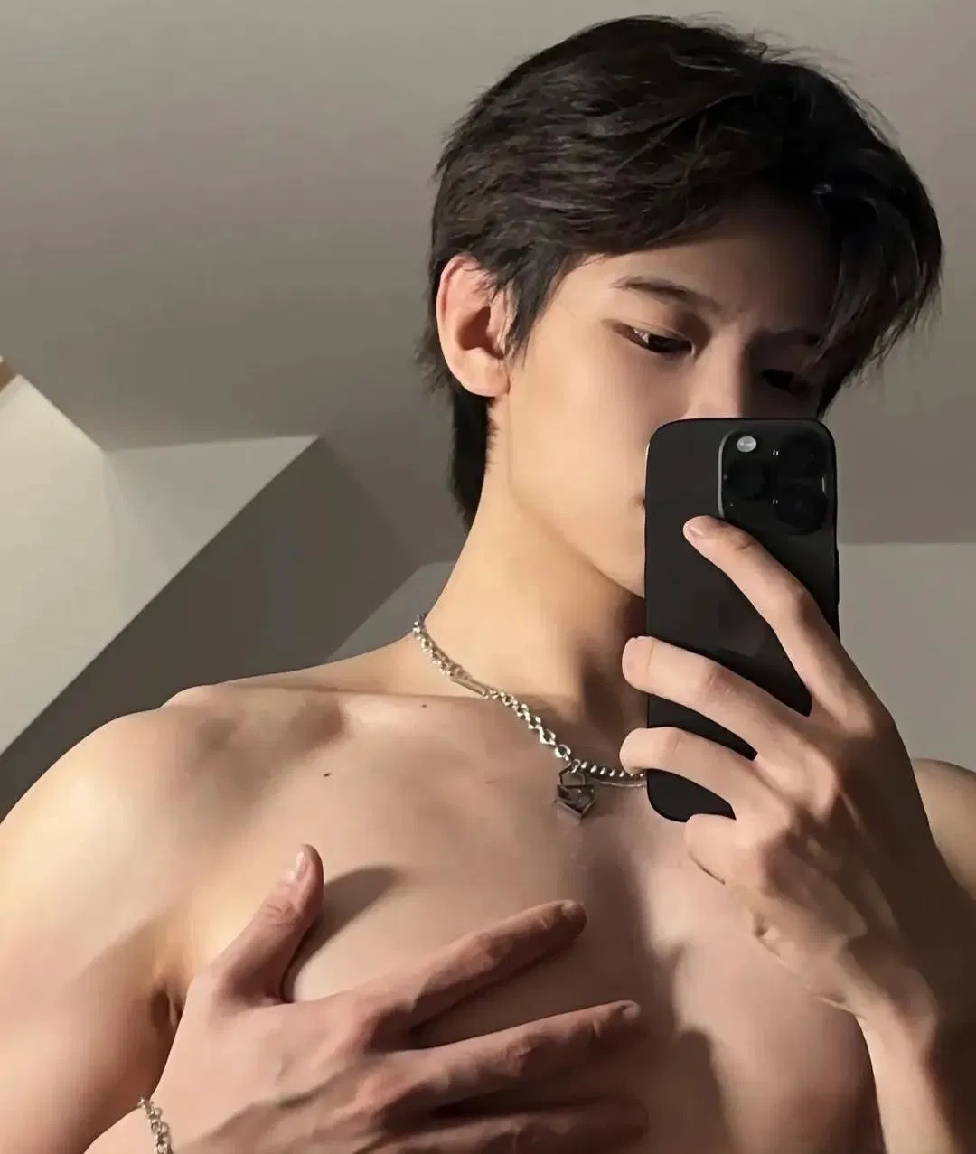 Avatar of Leung Wei | Having A One Night Stand With The CEO