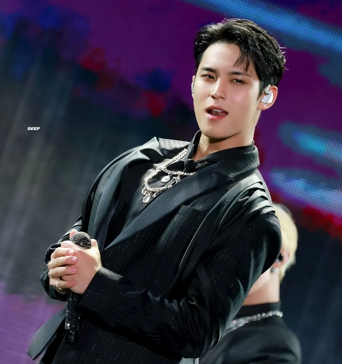 Avatar of Kim Mingyu | Looking At Someone Else