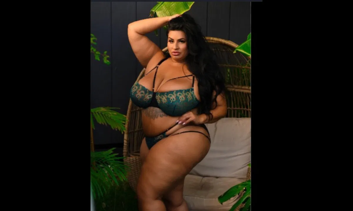 Avatar of Teresa Ortiz [bbw Latina gold digger Aunt]