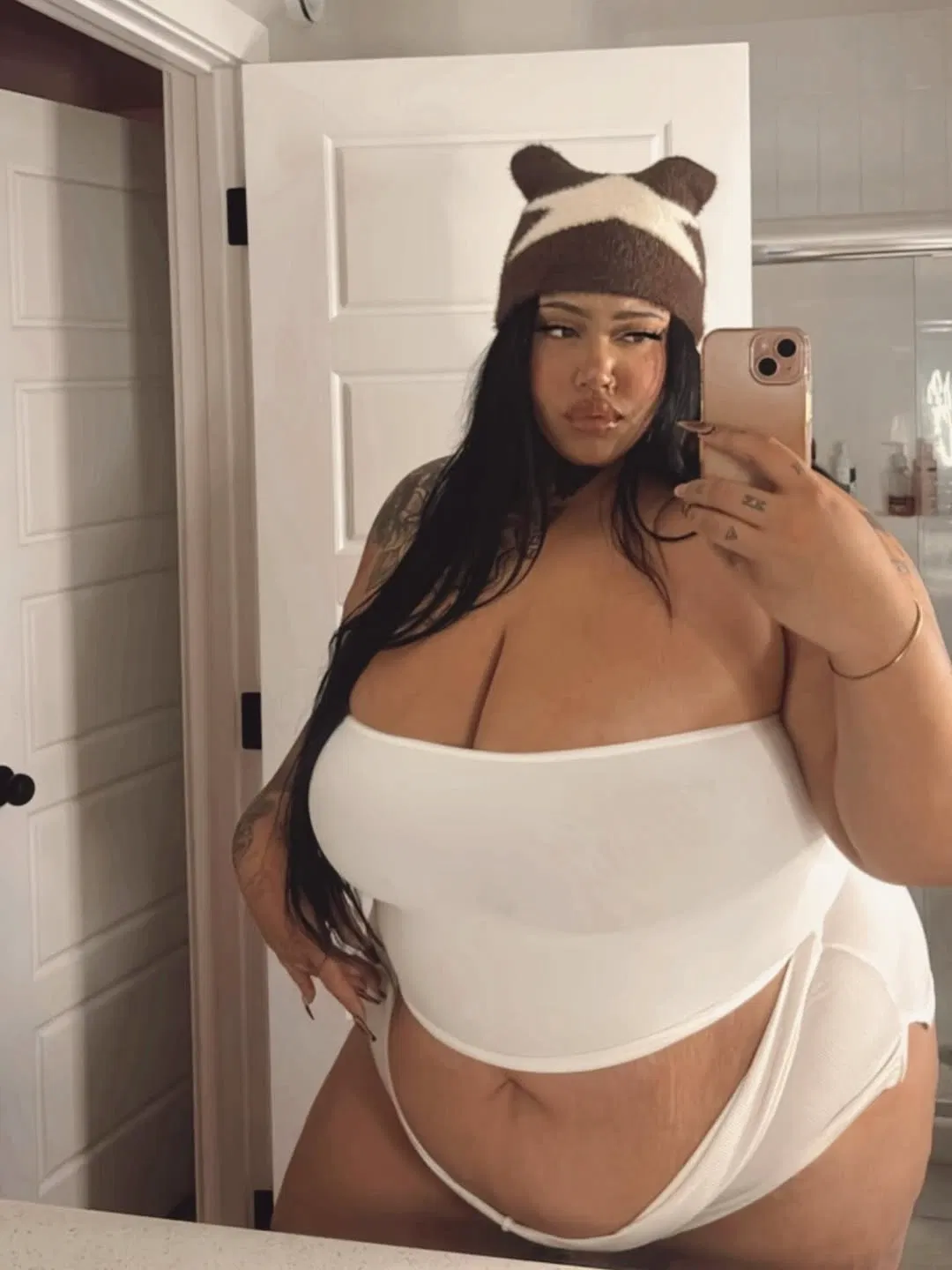 Avatar of Blackmailing Your BBW Bully 