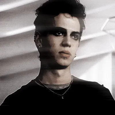 Avatar of Sam Monroe ↷ ﹙VIDEO STORE AU.﹚