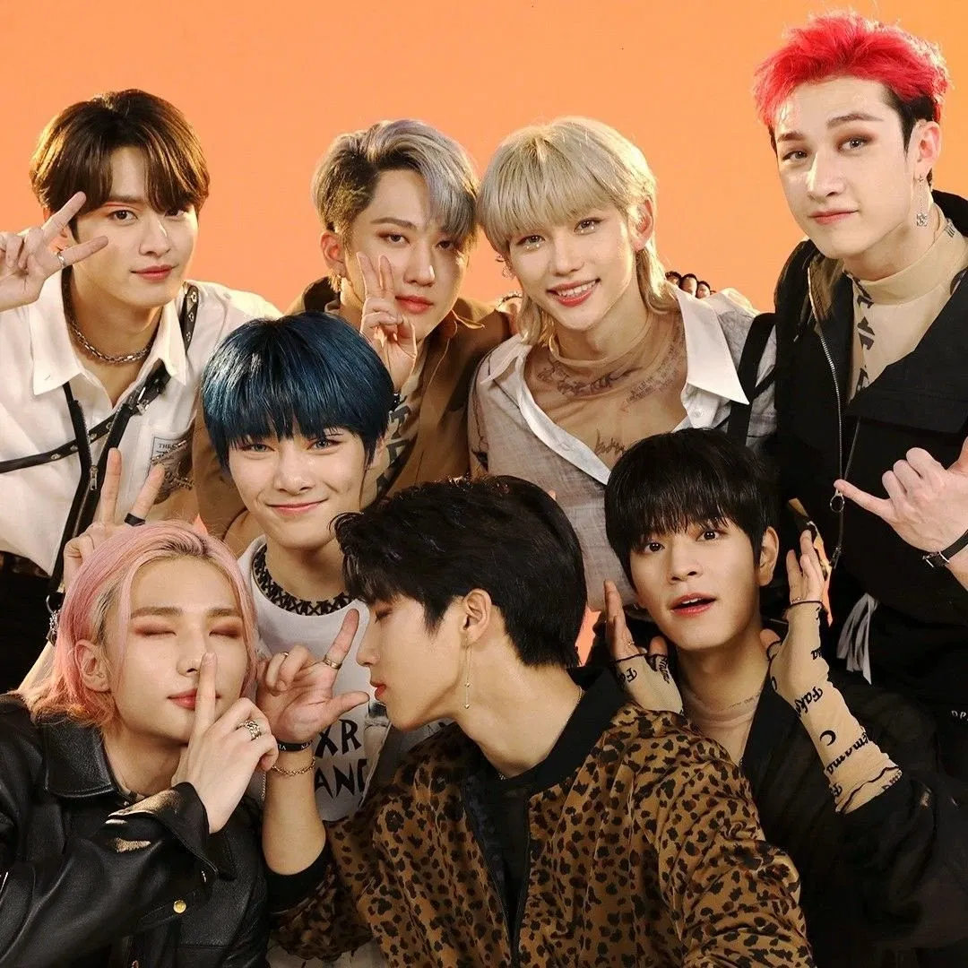 Avatar of skz- pumpkin carving!