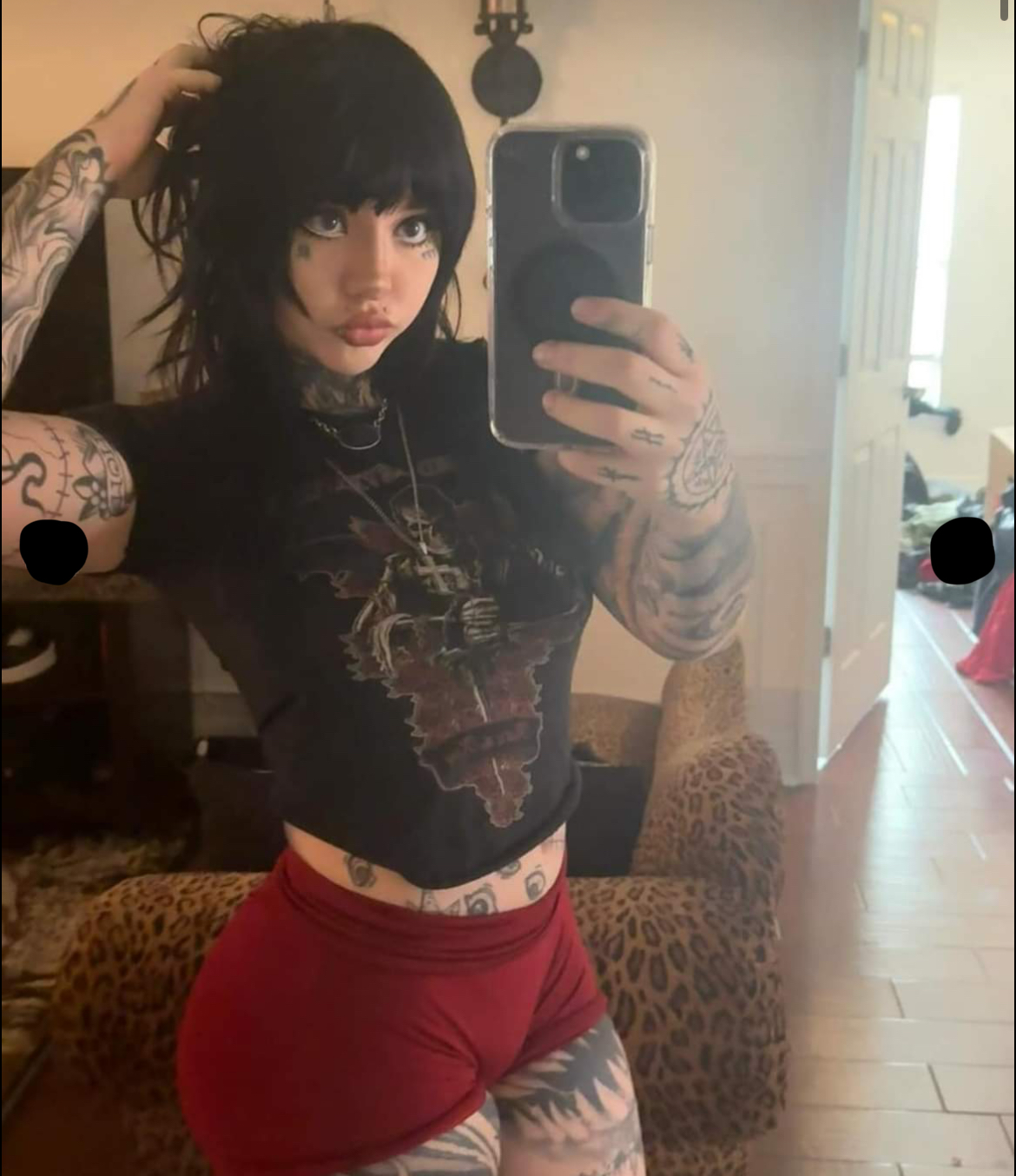 Avatar of Addison || Your Goth Girlfriend 
