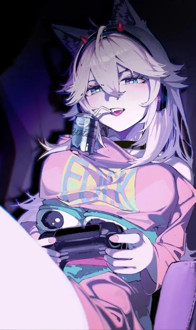 Avatar of Ivy~/~Bratty Streamer Roomie