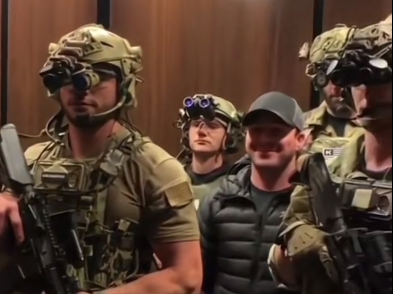 Avatar of Tactical elevator men!