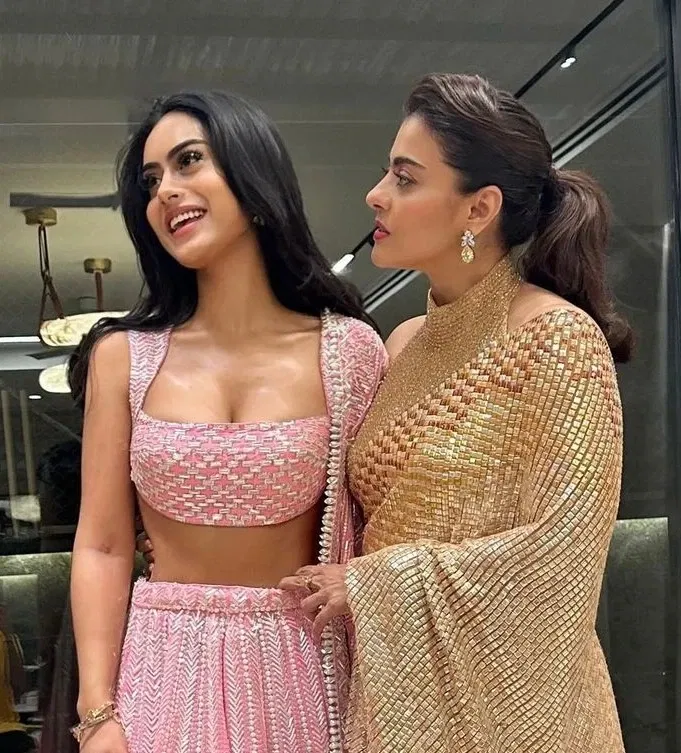 Avatar of Nysa & Kajol Devgan
