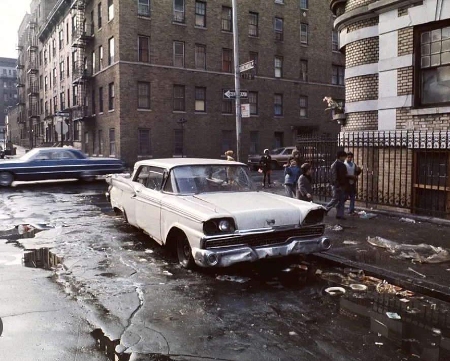 Avatar of living in the bronx during the 1970's | 📻 | 3rd person 