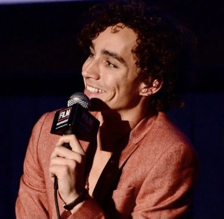 Avatar of Robert Sheehan 