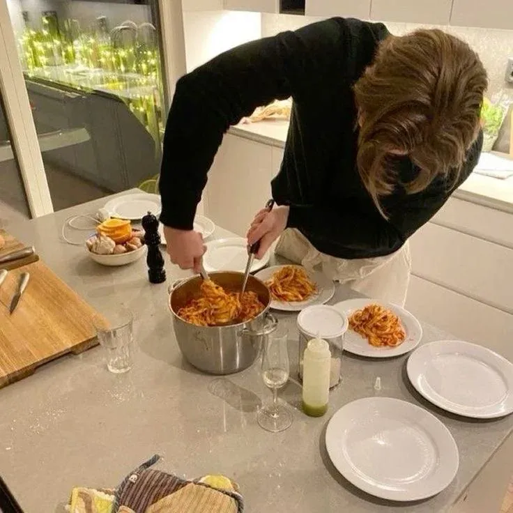 Avatar of Golden retriever boyfriend/ Max