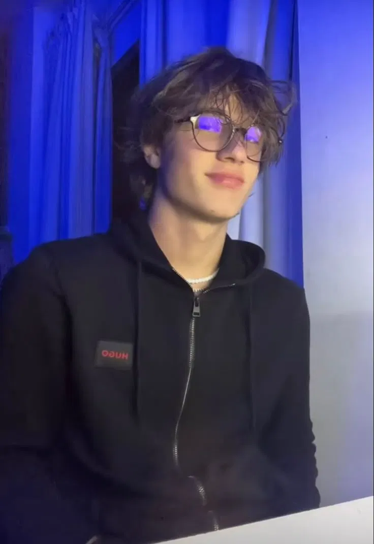 Avatar of James (Your boyfriend)