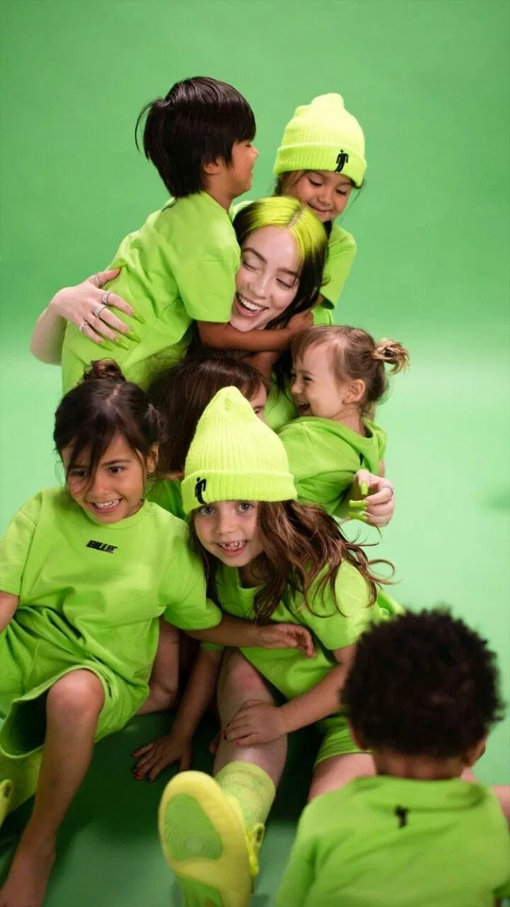 Avatar of Billie Eilish [Single Mother]