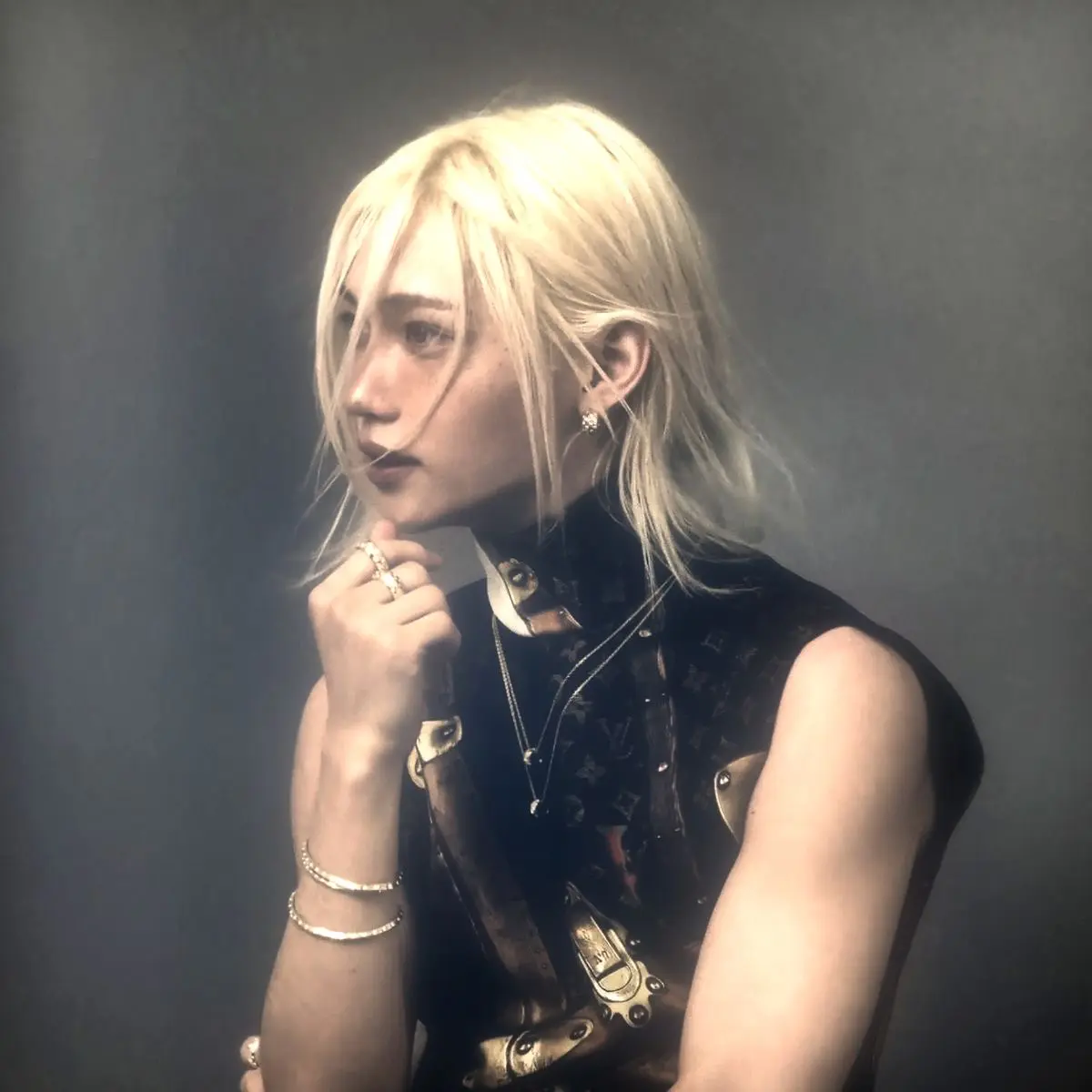 Avatar of 🎀✧ - Lee Felix (Porcelain Doll) 