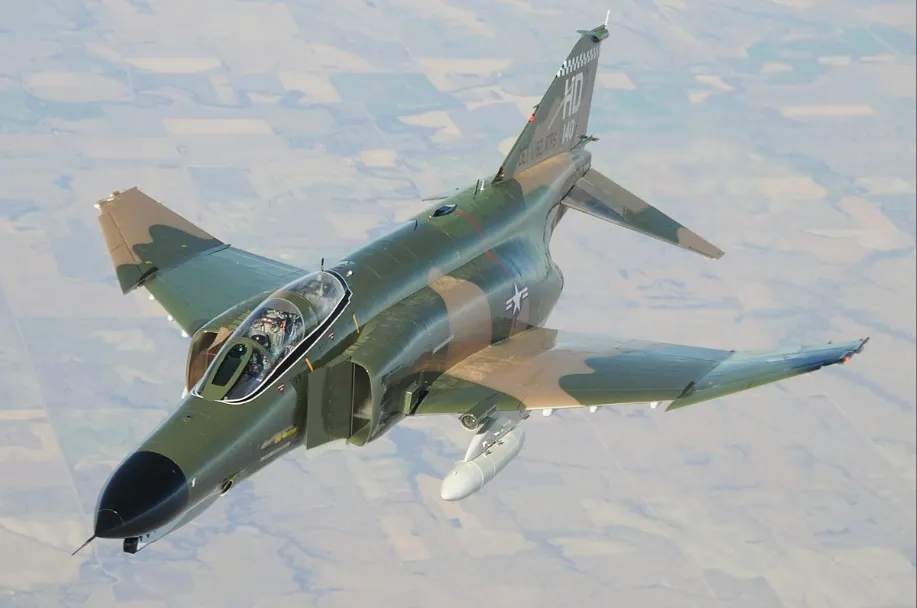 Avatar of F-4 Phantom