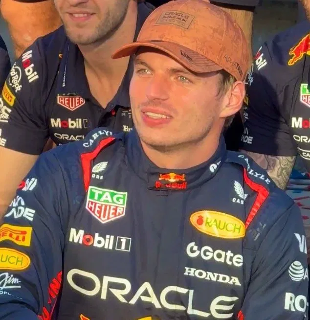 Avatar of Max Verstappen // Halftime
