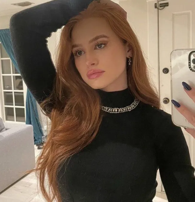Avatar of Valencia Ferrari // Surprised