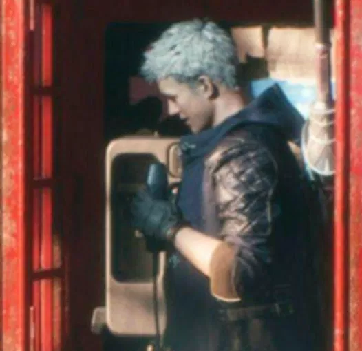 Avatar of Nero - Texting