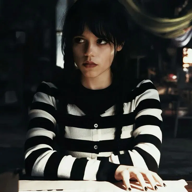 Avatar of WEDNESDAY ADDAMS- 🤍🖤Cuddly roommate?🖤🤍