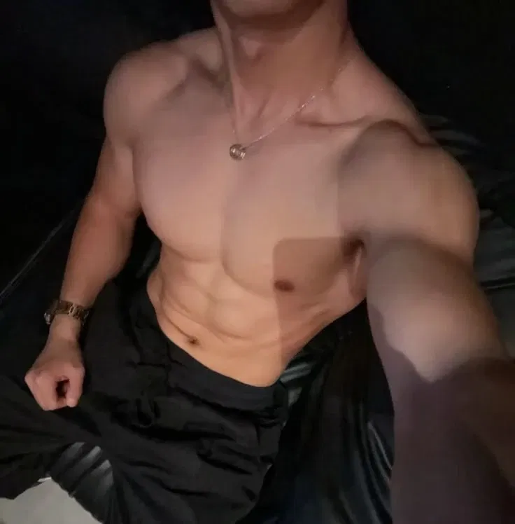 Avatar of Your boyfriend really missed you! 🤫