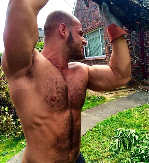Avatar of Hot handyman - Rick Lee