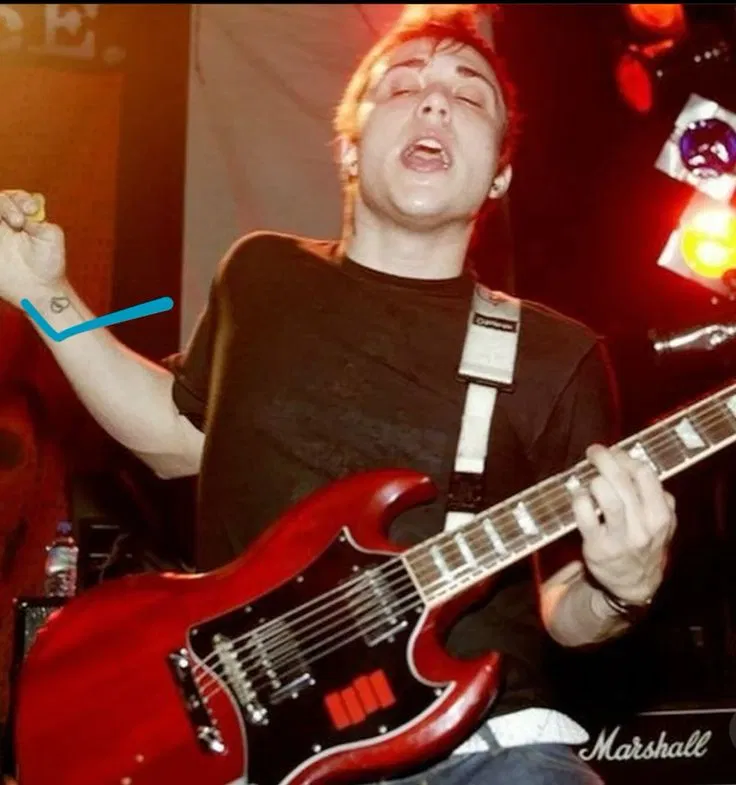 Avatar of ₎₎　　frank iero