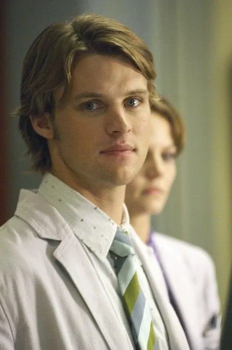 Avatar of Dr. Robert Chase | Hospital