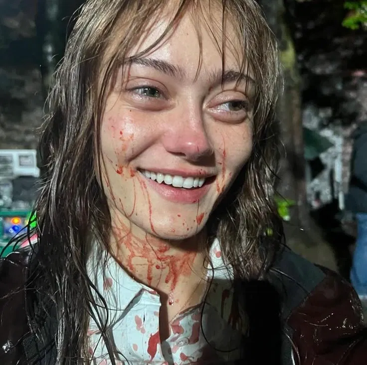 Avatar of Rhiannon Lewis