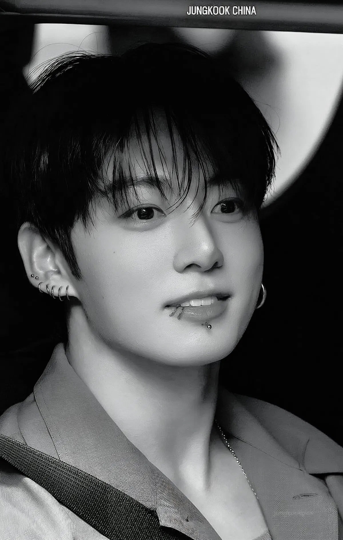 Avatar of Jeon Jungkook || {{user}}'s brother's best friend 