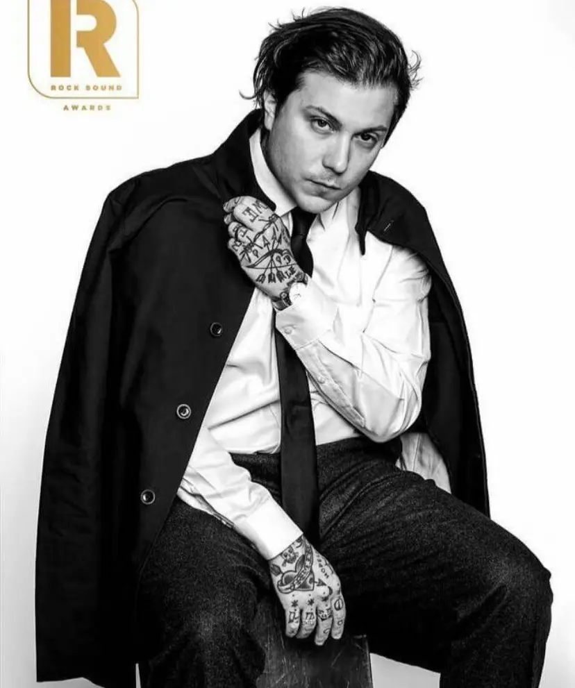 Avatar of 🚔 || Frank Iero - 07